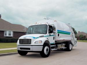 Freightliner Business Class M2 106 Refuse Truck 2002 года